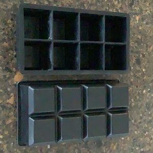 2 Silicone ice cube trays